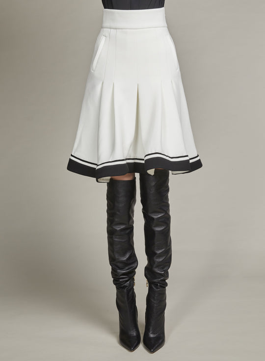 THICK CREPE SHORT SKIRT